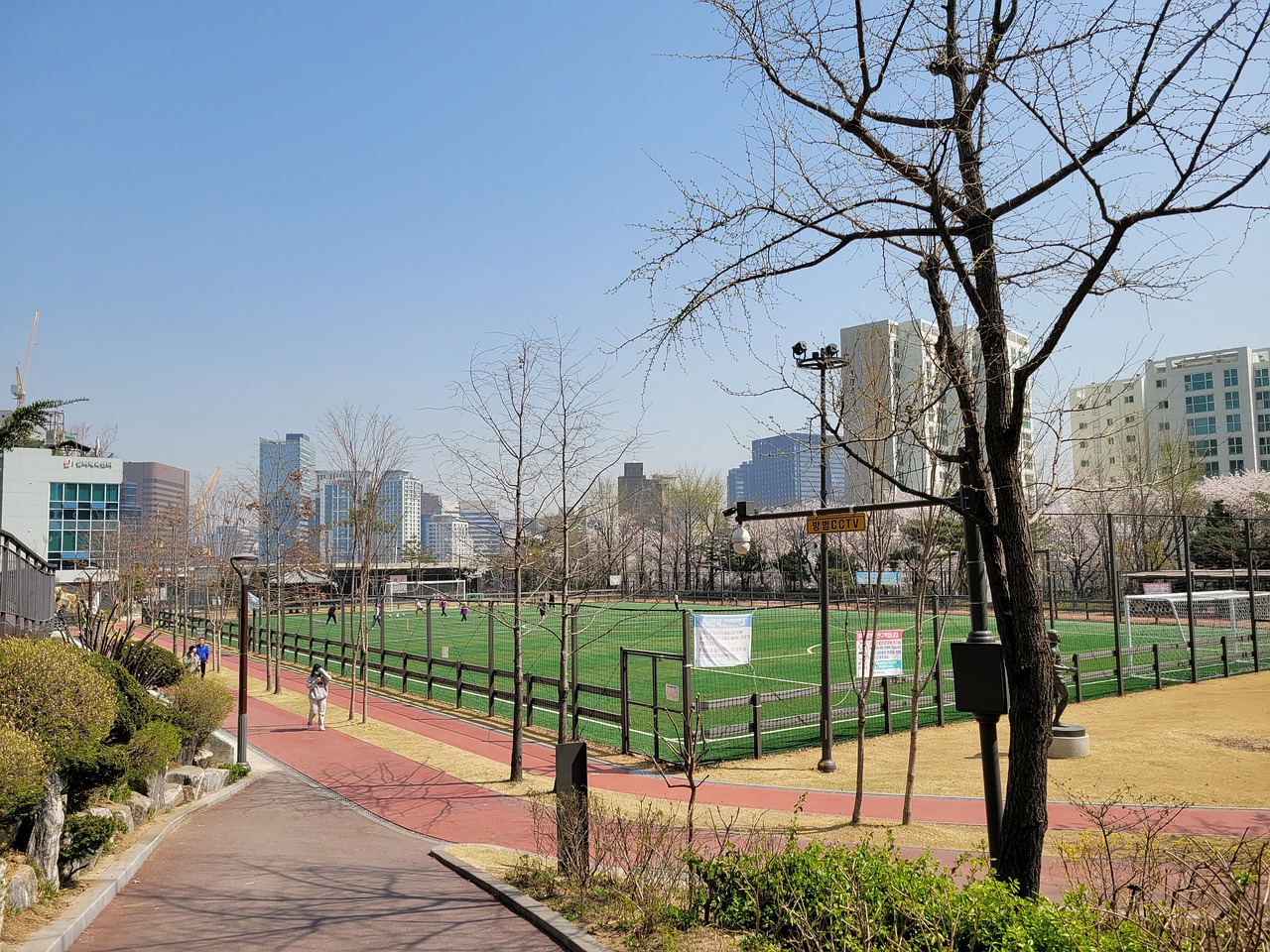 城雷霆队凭 城雷霆队凭